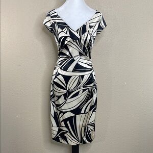 Maggy London Women’s Abstract Cap Sleeve Fitted V-Neck Satin Dress Ruched Sz 6